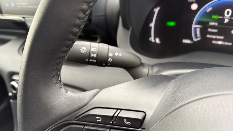 Toyota Yaris 1.5 Hybrid Design 5dr CVT Hybrid Hatchback